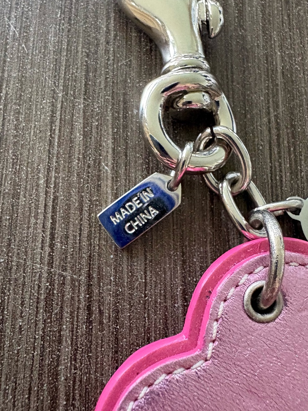 𝗢𝗖𝗧 𝗗𝗥𝗢𝗣 Coach Heart Leather Bag Charm - Breast Cancer Awareness - Picture 6 of 9